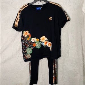Adidas 2 piece floral tshirt leggings 3 stripes